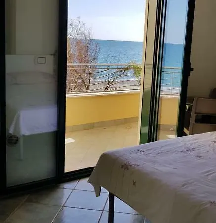 Apartment 231f, Beachfront, Jewel Of The Sea, Galati *
